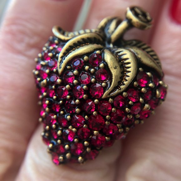 Gucci Strawberry Ring in Antique Gold with Red Crystals - Picture 1 of 6